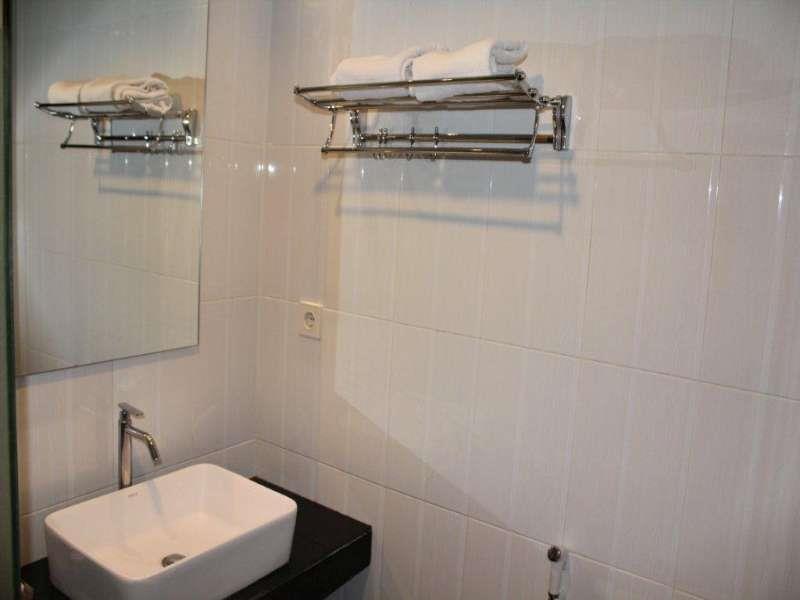Oyo 1081 Allson City Hotel Makasar Zewnętrze zdjęcie